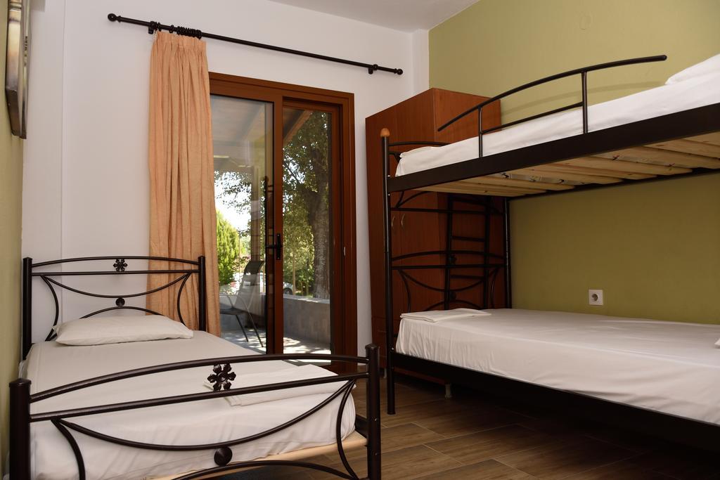 Anna Pousi Studios & Apartment Ormos Panagias Extérieur photo